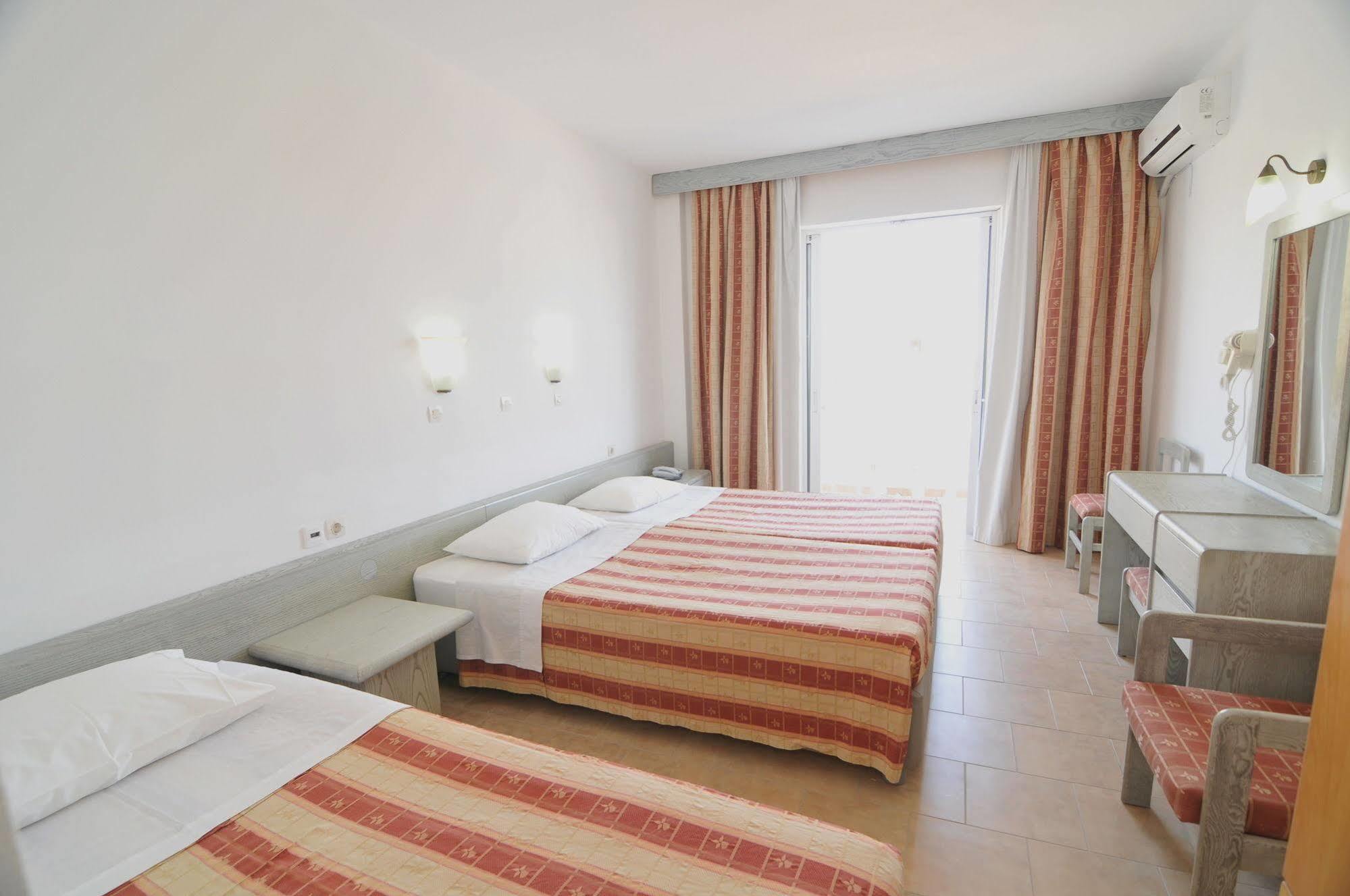 Fourtounis Hotel 2*